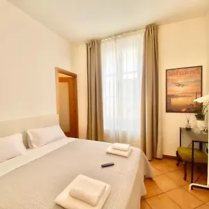https://i-portici-del-centro.it-lombardy.com